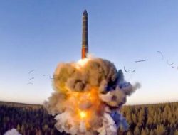 Putin Pamer Rudal Burevetsnik Rusia, Senjata Nuklir Tak Terbatas