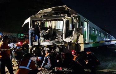 Masinis Ketiduran Kereta