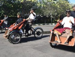 140 Abang Becak Kendal Dapat Becak Listrik dari Presiden Prabowo