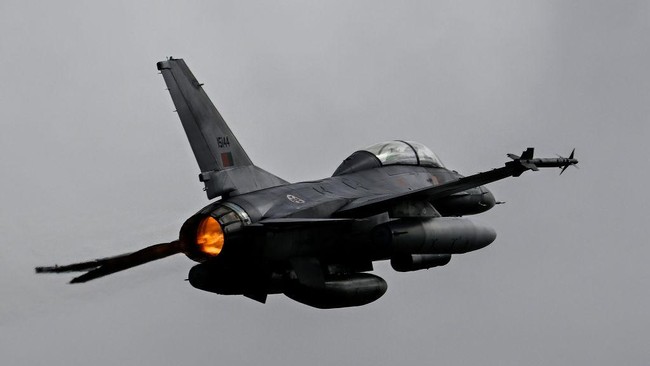 Jet Tempur F-16