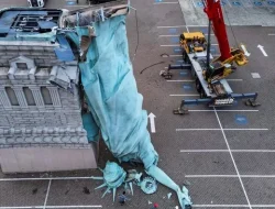 Badai Dahsyat Robohkan Replika Patung Liberty di Brasil Ikon Ritel Havan Hancur
