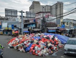 Status Tanggap Darurat Berakhir Sampah Masih Menggunung di Tiga Pasar Tangsel