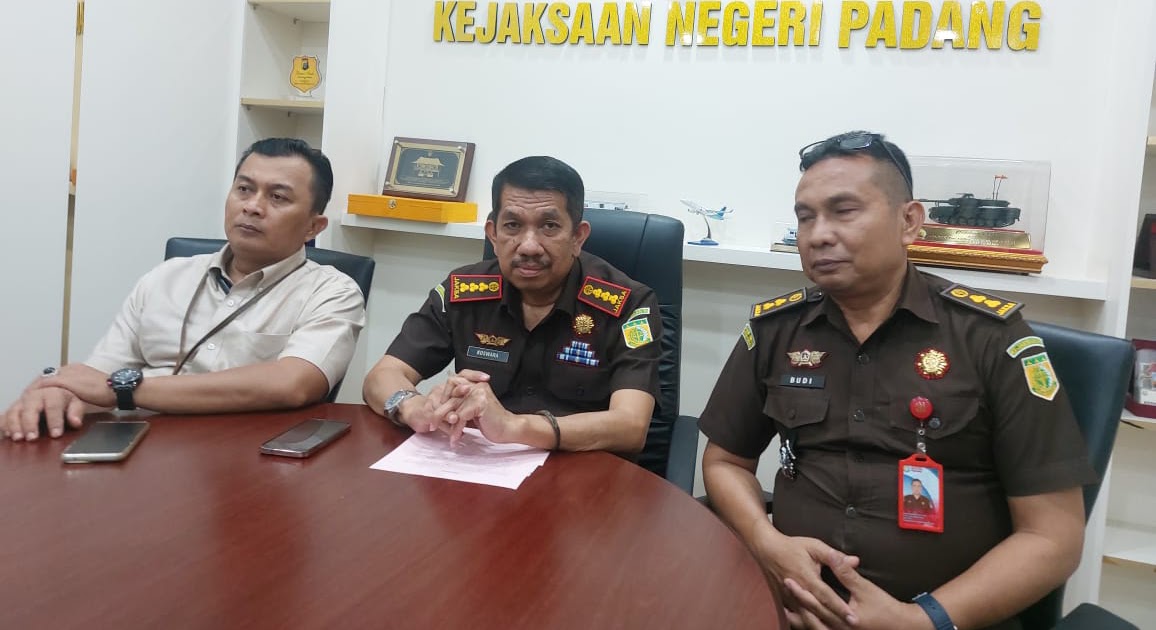 Jadi Tersangka Dugaan Korupsi