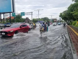 Diguyur Hujan Deras Sejumlah Ruas Jalan di Kuta Selatan Bali Tergenang Banjir