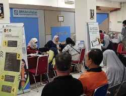 Puluhan ASN Keluar Kantor Saat Jam Kerja Satpol PP Bangkalan Jaga Pintu Masuk