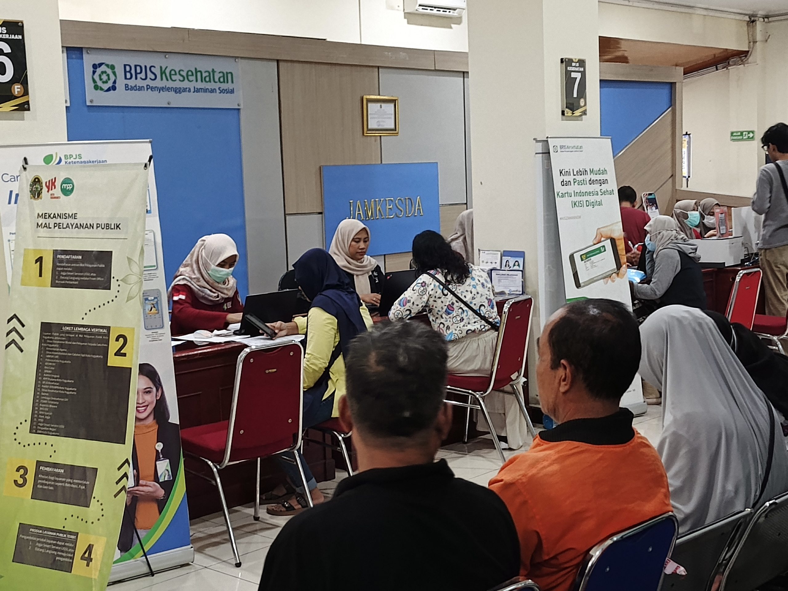 Puluhan ASN Keluar Kantor