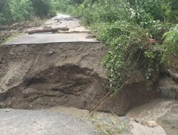Banjir Terjang Ende Jalan Putus Puskesmas dan Sekolah Terendam