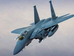 Pesawat Militer AS Jatuh di Irak Diduga Tabrakan di Udara