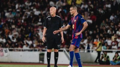 Keceriaan Irfan Bachdim Bisa Main dan Tukar Jersey dengan Rivaldo