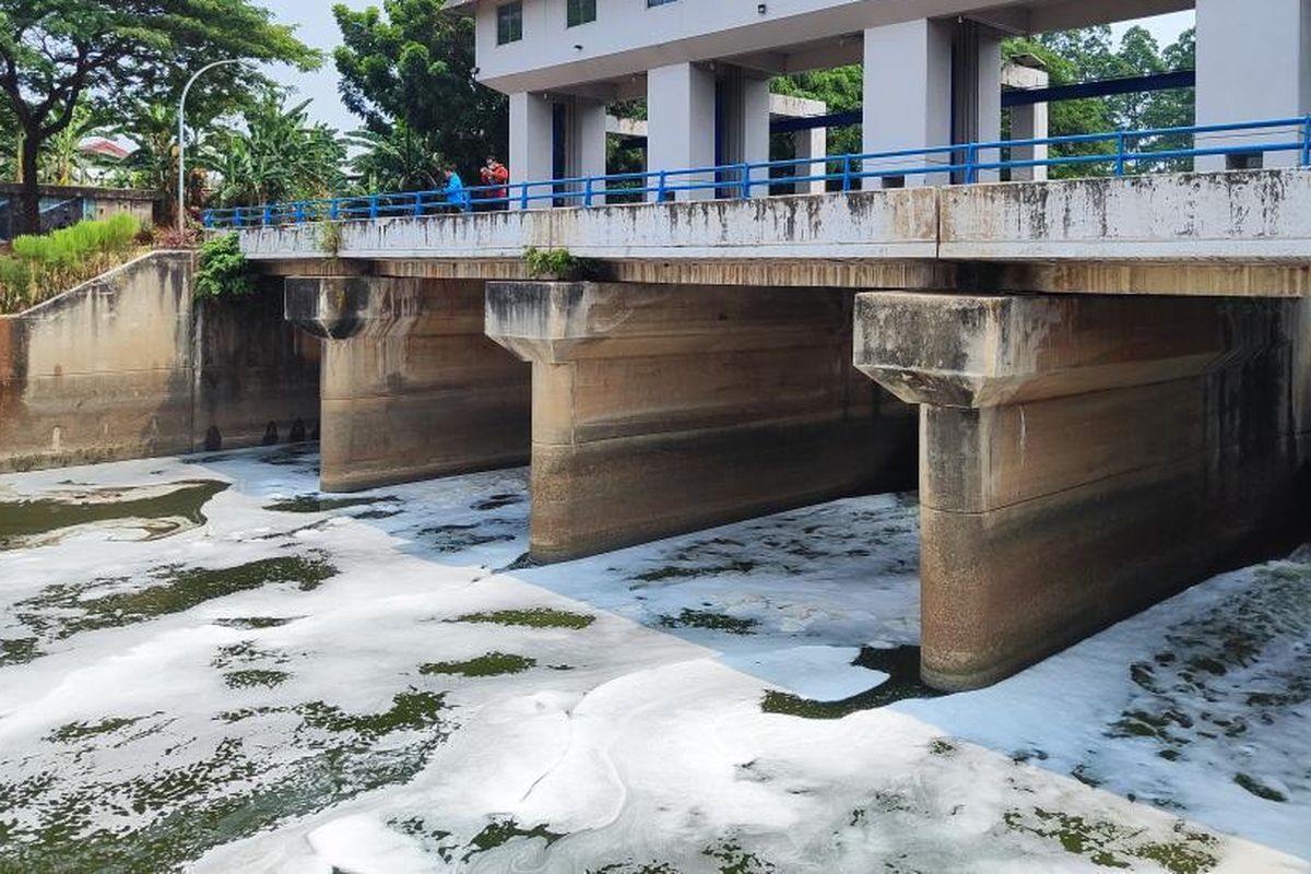 Pintu Air Angke Hulu